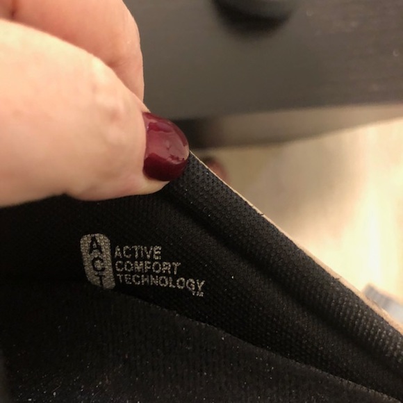 Timberland size 7.5 slip on shoes - Picture 6 of 7